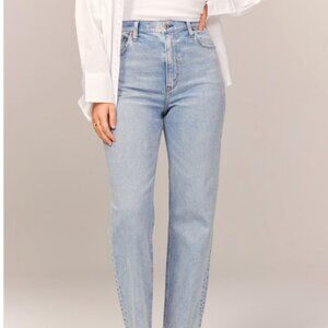 *New w/ Tags* Curve Love Ultra High Rise Ankle Straight Jeans